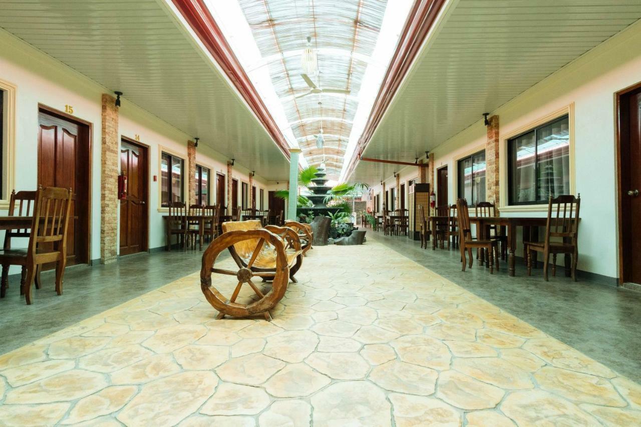 Reddoorz Premium Near Pristine Beach Puerto Princesa Exterior photo