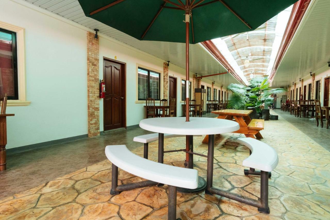 Reddoorz Premium Near Pristine Beach Puerto Princesa Exterior photo