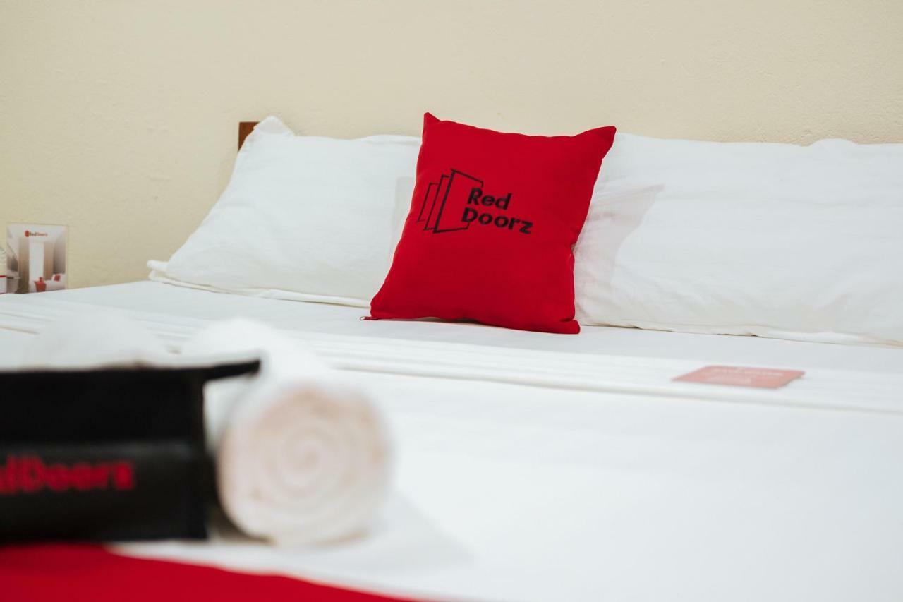 Reddoorz Premium Near Pristine Beach Puerto Princesa Exterior photo